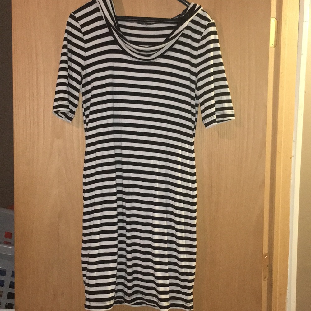 Striped dress with hood‎